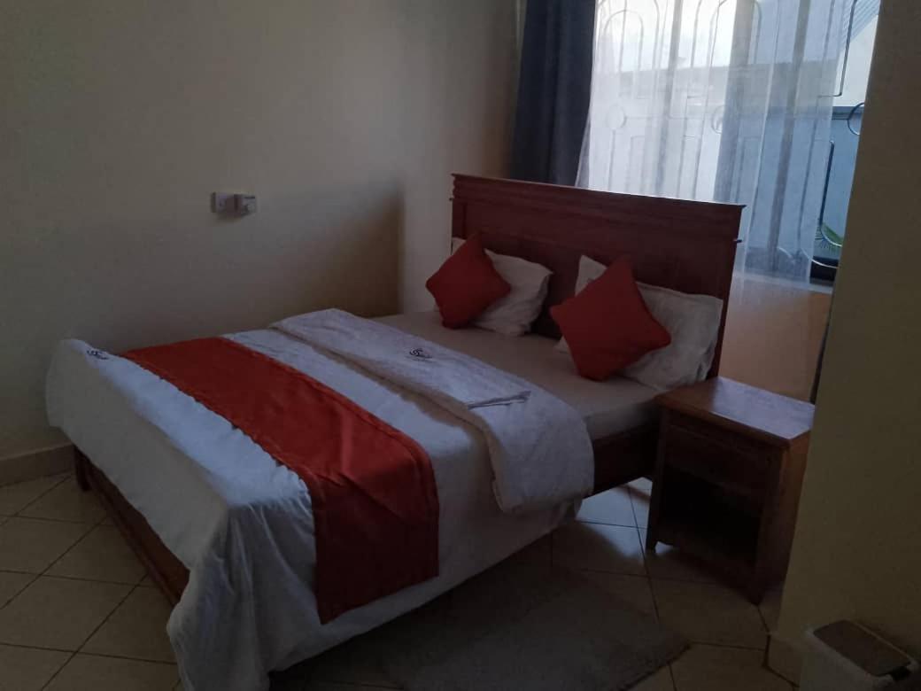 Space Lodge And Tours Muleba Esterno foto